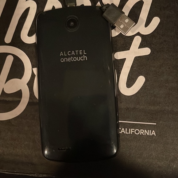 Alcatel one touch black 6.1” - Picture 5 of 5